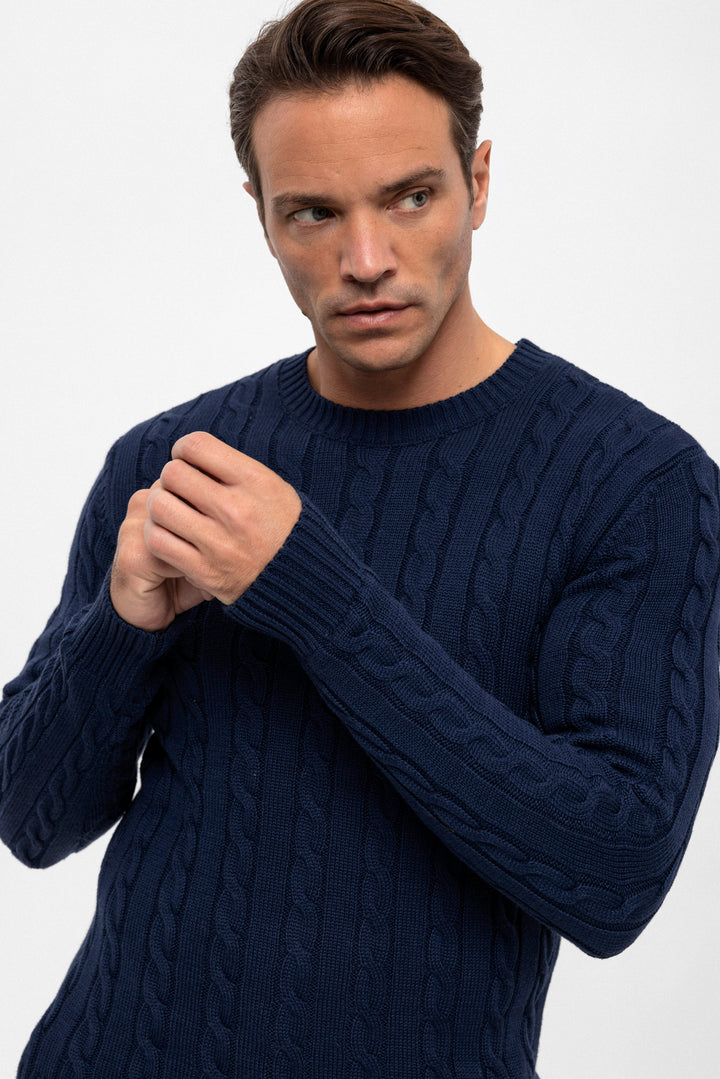 Men’s Cable Knit Crew Neck Pullover