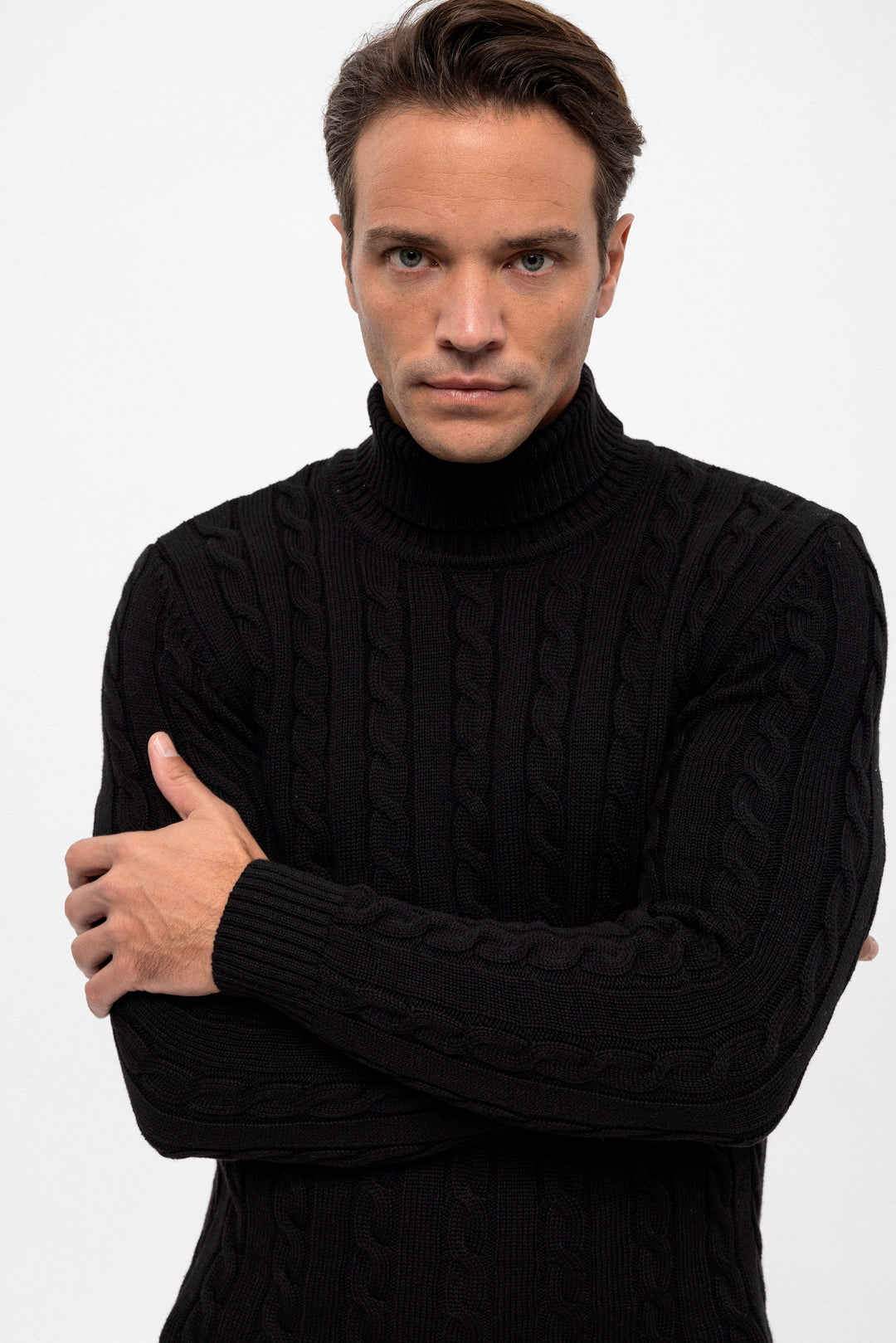 Men’s Cable Knit Turtleneck Pullover