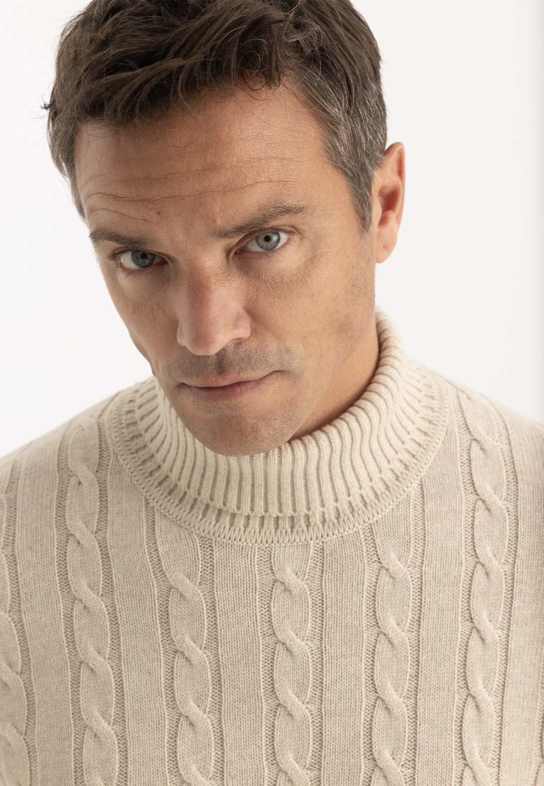 Men’s Cable Knit Turtleneck Pullover
