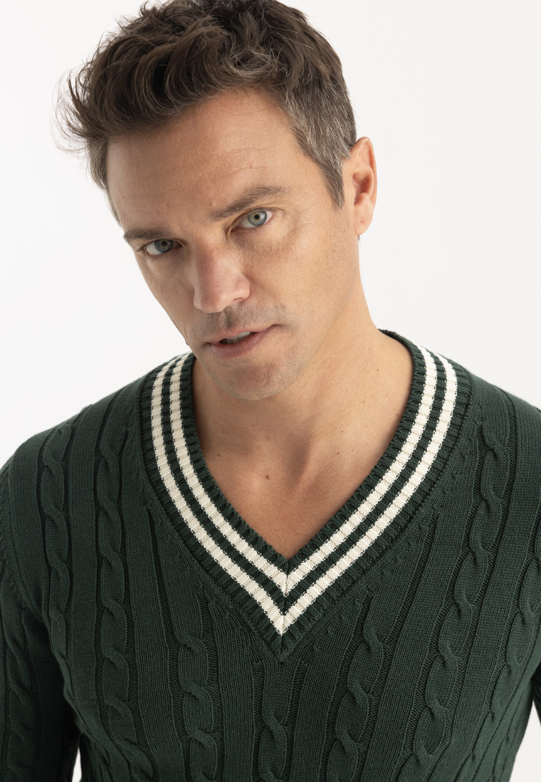Men’s Cable Knit V-Neck Pullover