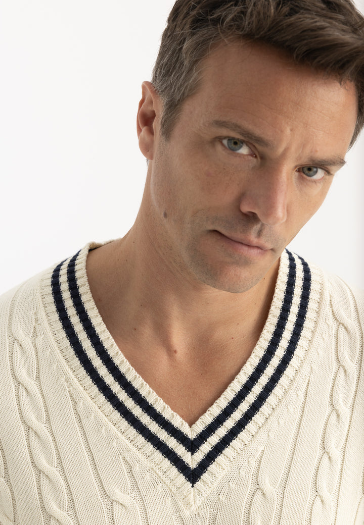 Men’s Cable Knit V-Neck Pullover