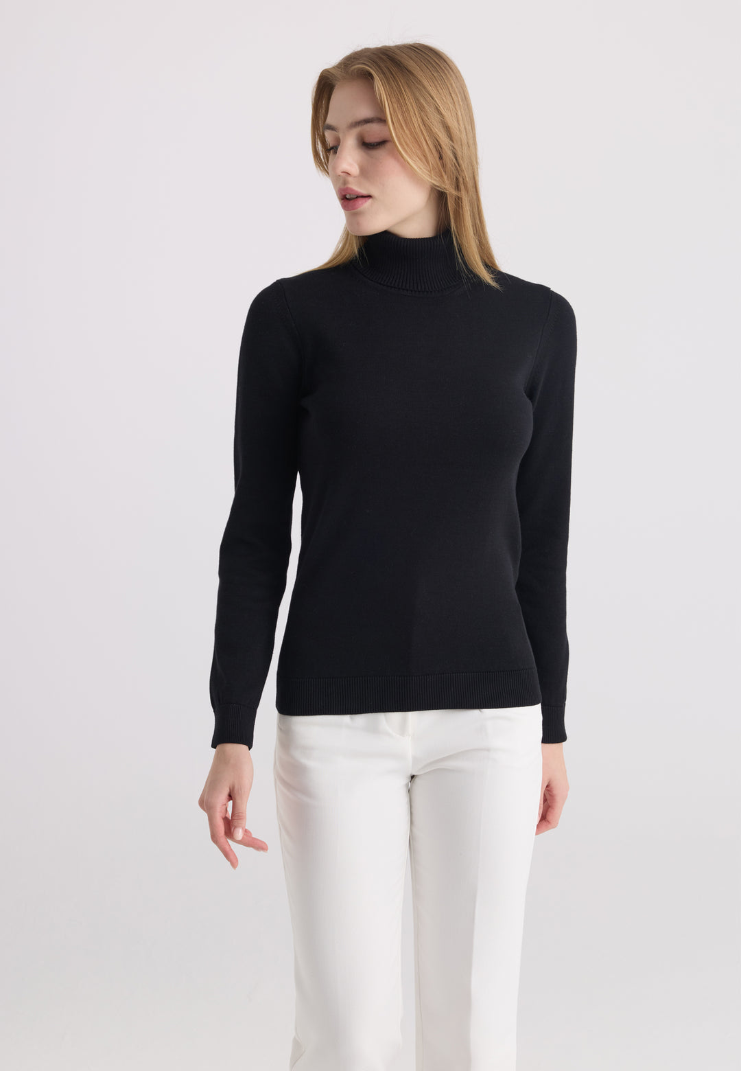 Women’s Cotton Turtleneck Pullover